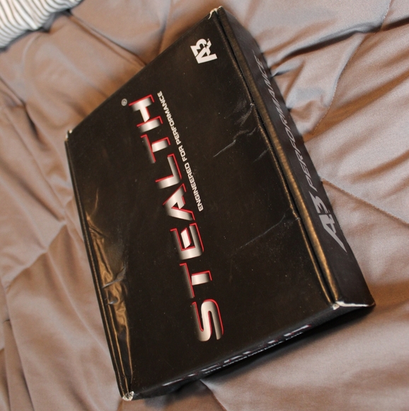 Stealth Female Open Back Kneeskin - Picture 8 of 8